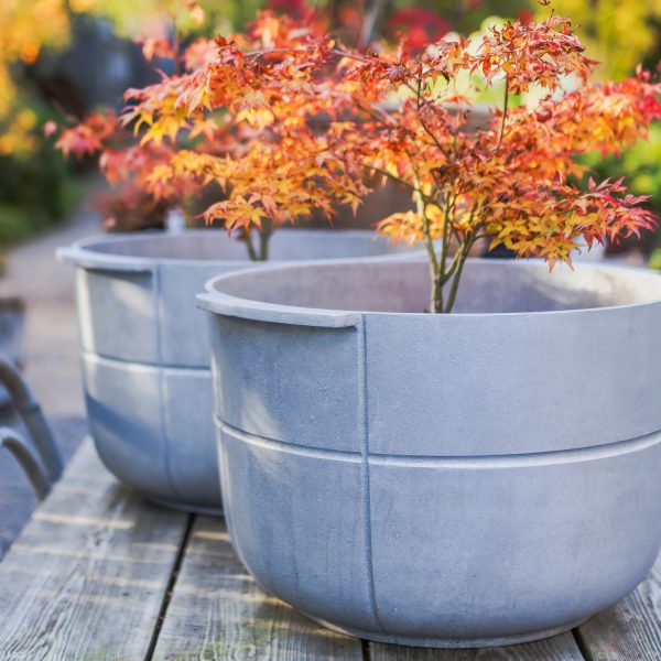 Alternative view of LINEA planter no. 2 Medium